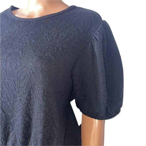 Juniors' SO Puffed Sleeve Cutout Back Top
LARGE, Black-New with tags SZ L - Picture 4 of 10